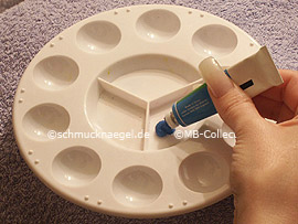 Acrylfarben und Farb-Mischpalette