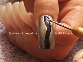 Nailart Bouillons in silber und Spot-Swirl