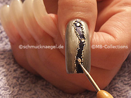 Spot-Swirl und Strasssteine