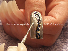 Nailart Liner in der Farbe silber-glitter
