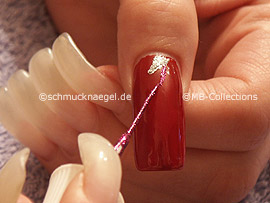 Nailart Liner in den Farben silber-glitter und lila-glitter