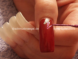 Nailart Liner in den Farben silber-glitter und lila-glitter