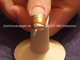 Nailart Liner in der Farbe gold