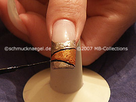 Nailart Liner in der Farbe schwarz