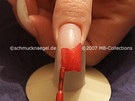 Nagellack in der Farbe hellrot