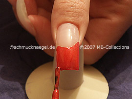 Nagellack in der Farbe hellrot