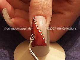 Pinzette und Nail Tattoo