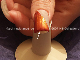 Nagellack in der Farbe kastanienbraun