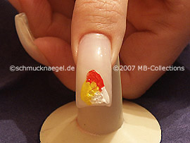 Dreieckiger Schwamm mit Acrylfarben