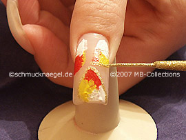 Nailart Liner in der Farbe gold-glitter