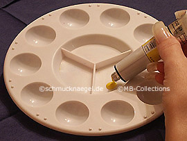 Acrylfarben, Farb-Mischpalette und Papierserviette