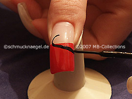 Nailart Liner in der Farbe schwarz