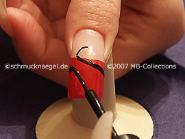 Nailart Liner in der Farbe schwarz