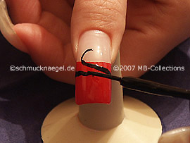 Nailart Liner in der Farbe schwarz