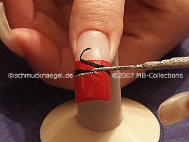 Nailart Liner in der Farbe silber-glitter