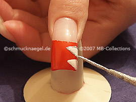 Nailart Liner in der Farbe silber-glitter