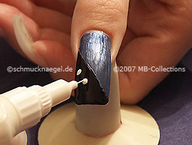 Nailart Pens in den Farben weiß und silber