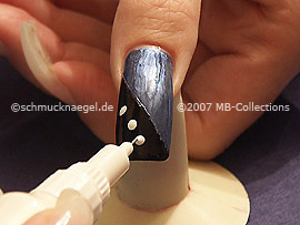 Nailart Pens in den Farben weiß und silber