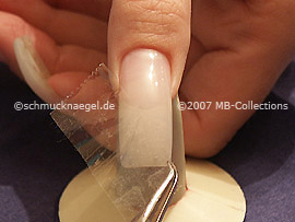 Pinzette und durchsichtiges Klebeband