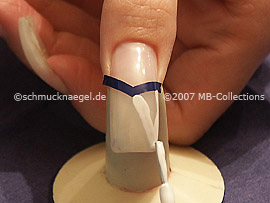 Nagellack in der Farbe weiß