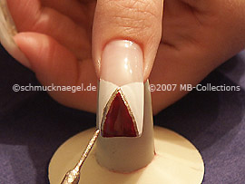 Nailart Liner in der Farbe gold