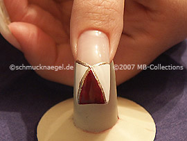 Nailart Liner in der Farbe gold