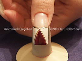 Nailart Liner in der Farbe gold