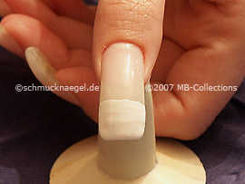 Nagellack in der Farbe weiß