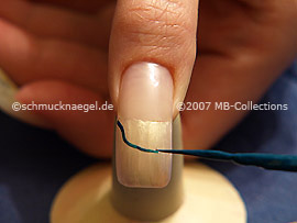 Nailart Liner in der Farbe grün