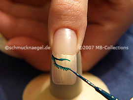 Nailart Liner in der Farbe grün