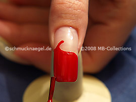 Esmalte en color rojo