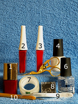 Productos para motivo 'Nail art imagenes de uñas decoradas' - Esmalte, Nail art liner, Spot-Swirl, Piedras strass, Esmalte transparente