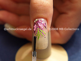 El esmalte transparente protege el motivo