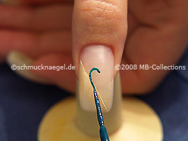 Nail art liner de color verde oscuro