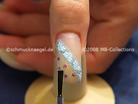 El esmalte transparente protege el motivo