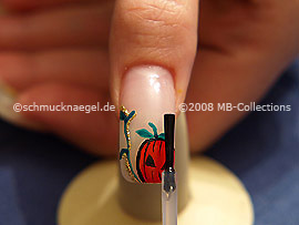 Al fin utilice el esmalte transparente