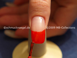 Esmalte de color naranja oscuro