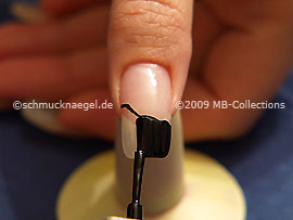 Esmalte de color negro