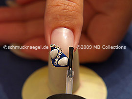 Al fin utilice el esmalte transparente