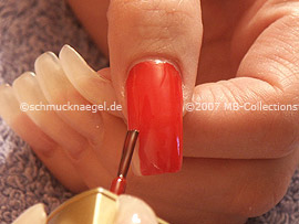 Esmalte de color rojo