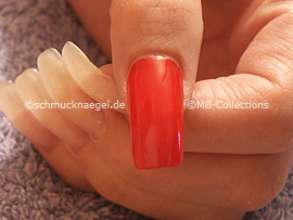 Esmalte de color rojo