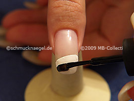 Esmalte de color negro