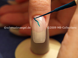 Nail art liner de color verde oscuro