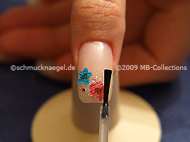 Al fin utilice el esmalte transparente