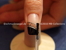 Al fin utilice el esmalte transparente
