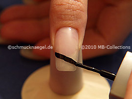 Esmalte de color negro
