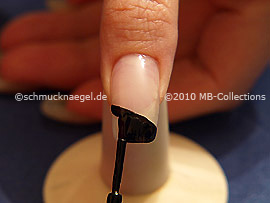 Esmalte de color negro