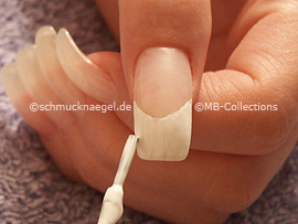esmalte de color blanco