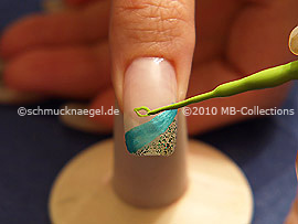 Nail art liner de color verde claro