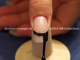Esmalte de color negro